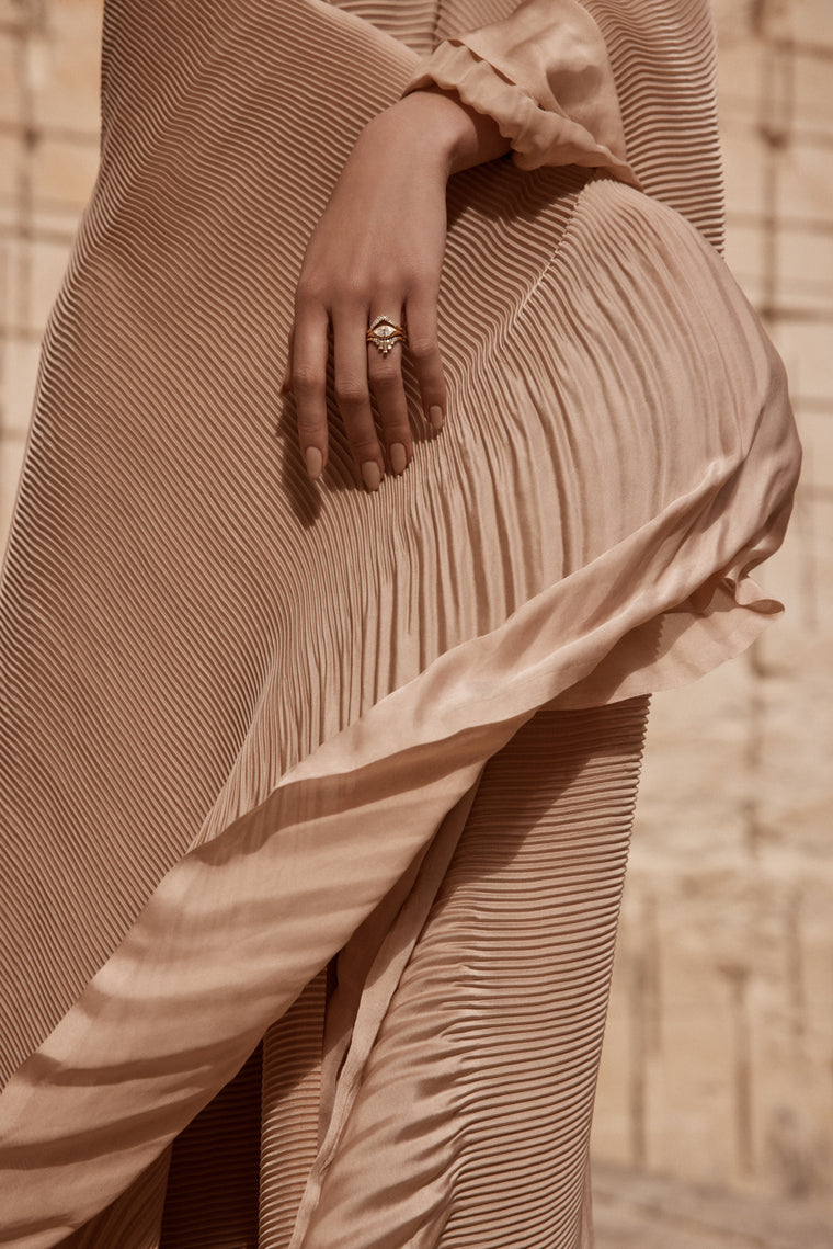 A White November piece, photographed by its owner