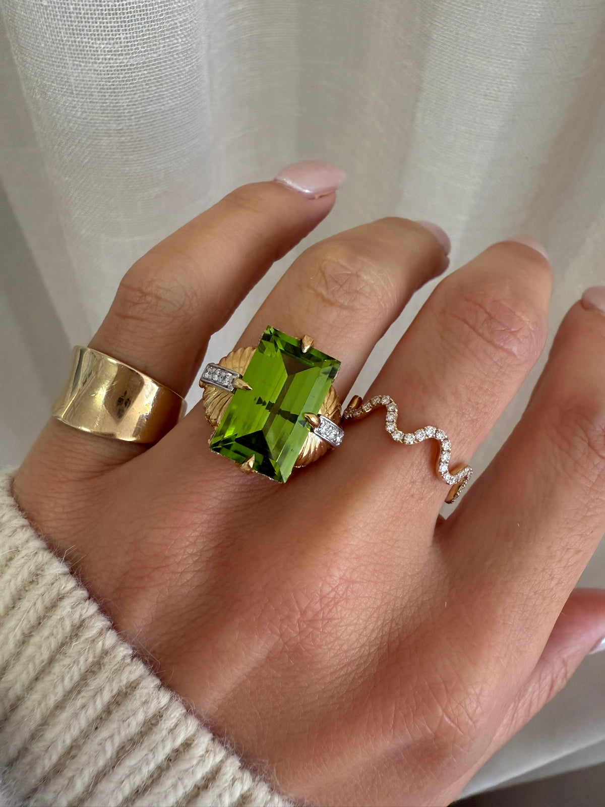HEARTS OF GOLD RING PERIDOT — White Gold / Gold Plated / Sterling Silver