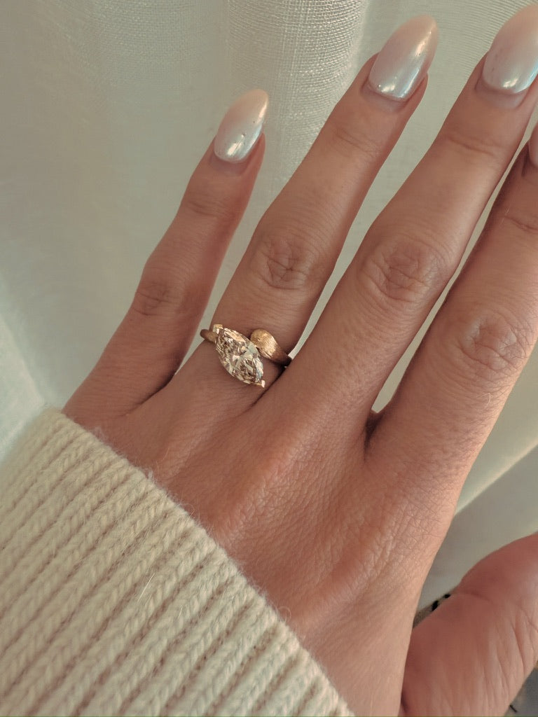 ARYA RING — Yellow Gold, Diamond