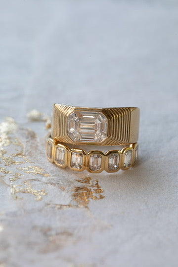 HALO RING — White Gold / Yellow Gold, Diamond / Emerald