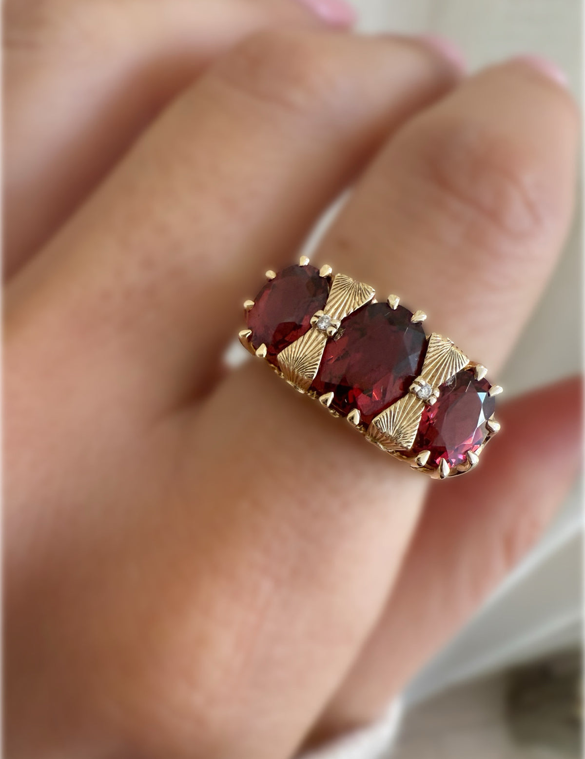 EMBER RING — Yellow Gold, Diamond / Garnet