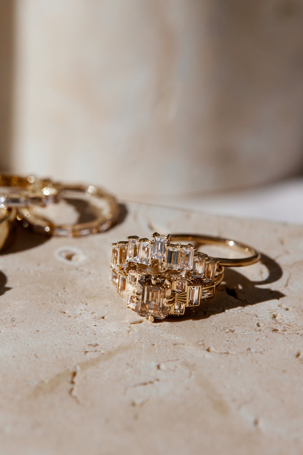 TRIBUNE RING — White Gold / Yellow Gold / Platinum, Diamond / Emerald