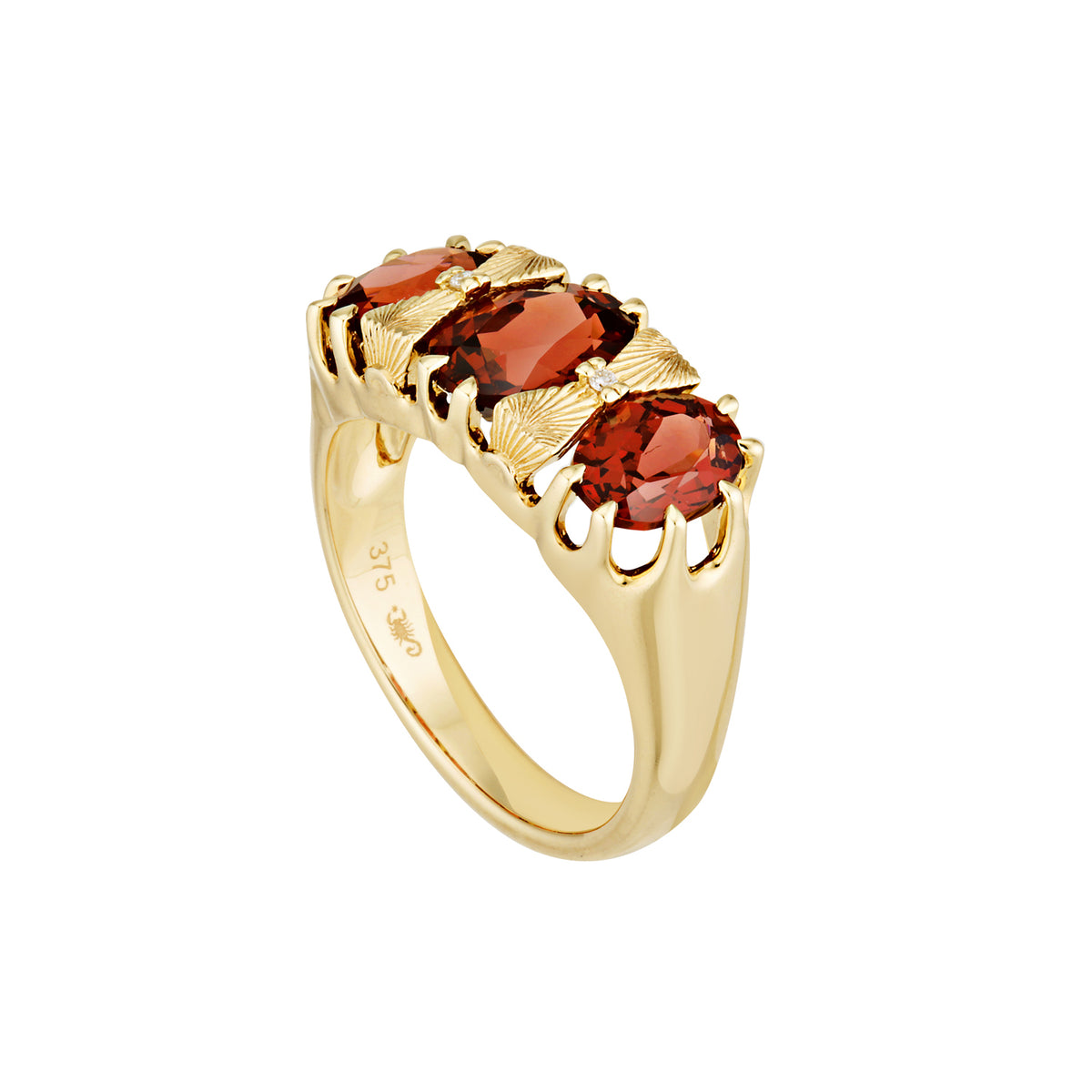 EMBER RING — Yellow Gold, Diamond / Garnet