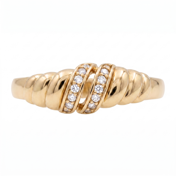 Twirl Ring in 9k yellow gold, front view