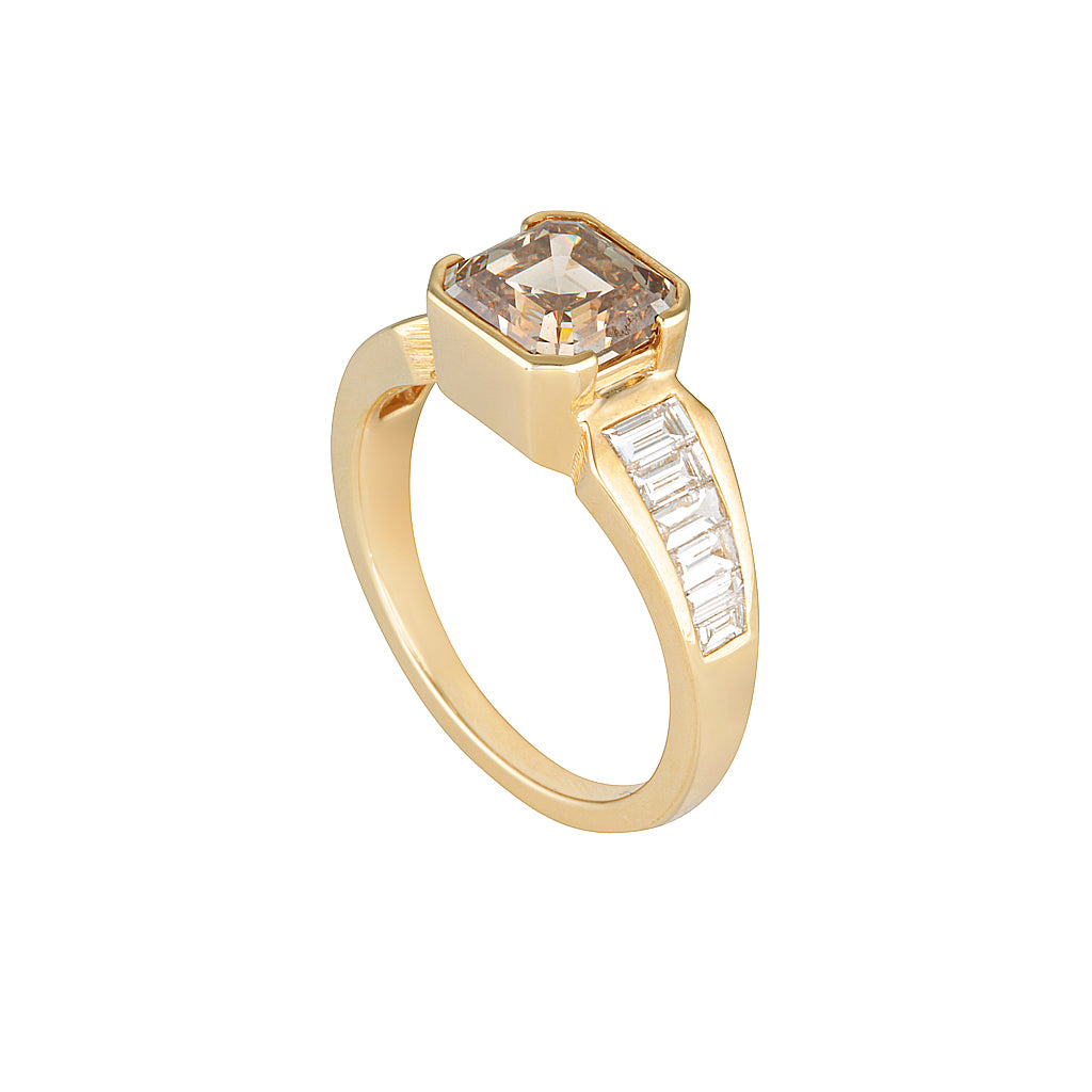 EDIE ENGAGEMENT RING — Yellow Gold, Diamond