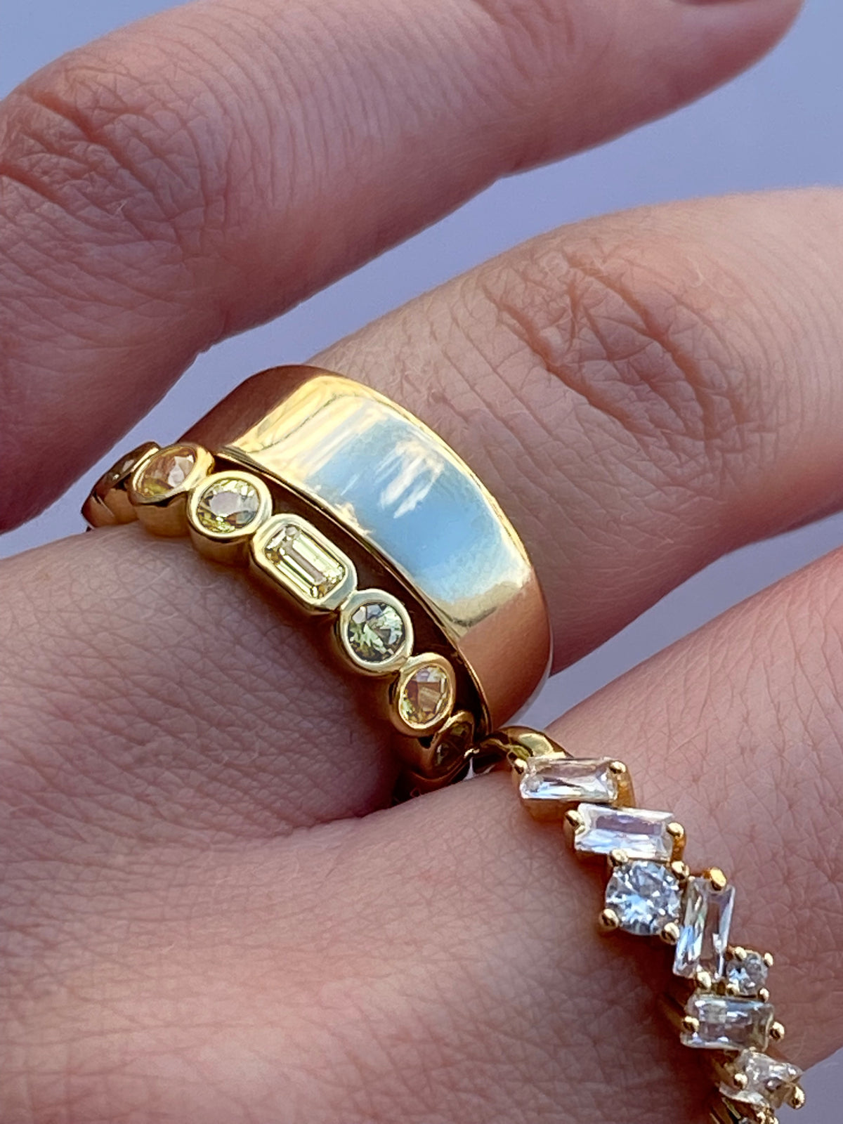 GOLDEN BUBBLE RING — Yellow Gold, Sapphire / Emerald