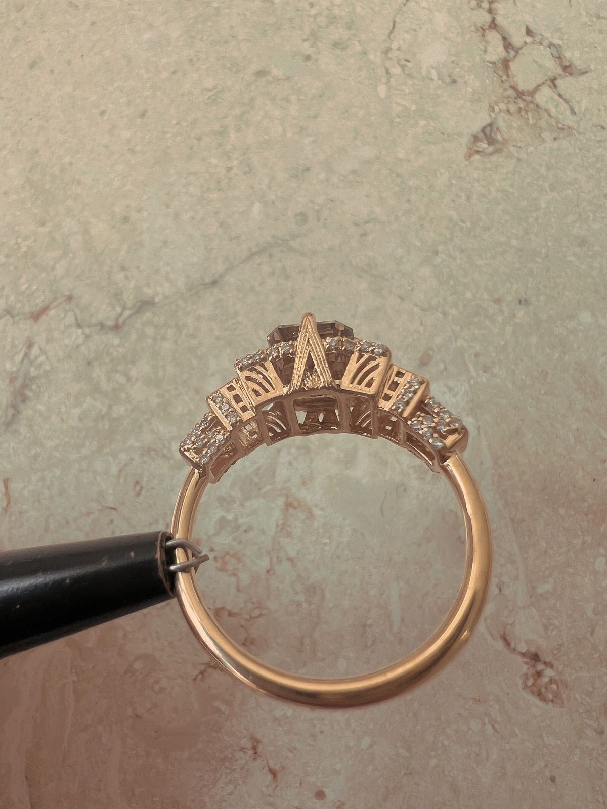 TRIBUNE RING — White Gold / Yellow Gold / Platinum, Diamond / Emerald