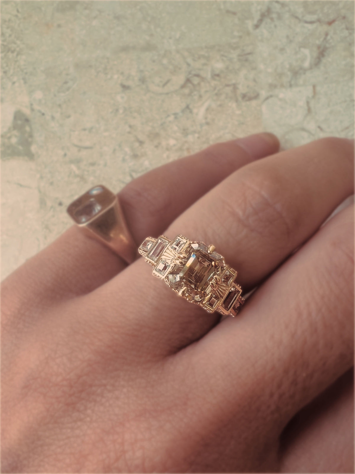 TRIBUNE RING — White Gold / Yellow Gold / Platinum, Diamond / Emerald