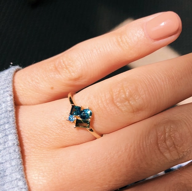 MIRII RING - Australian Sapphires — Yellow Gold, Diamond / Sapphire