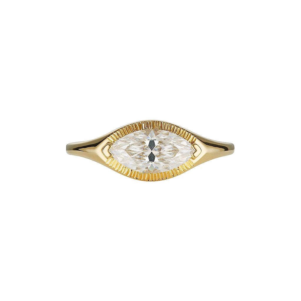 CHRYSLER RING — White Gold / Yellow Gold / Platinum, Diamond