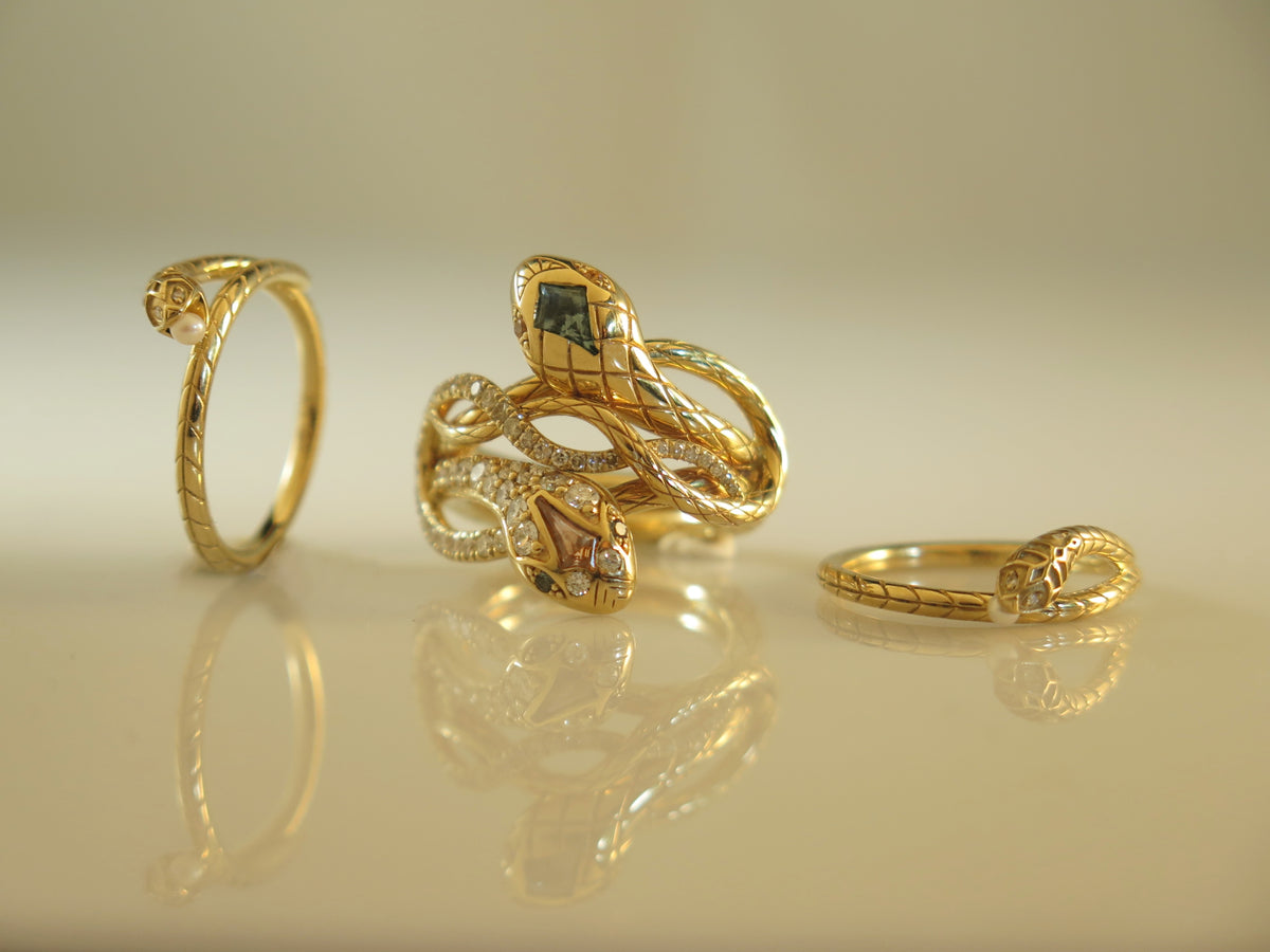 SERPENTINE RING - LIMITED EDITION — Yellow Gold, Diamond / Sapphire